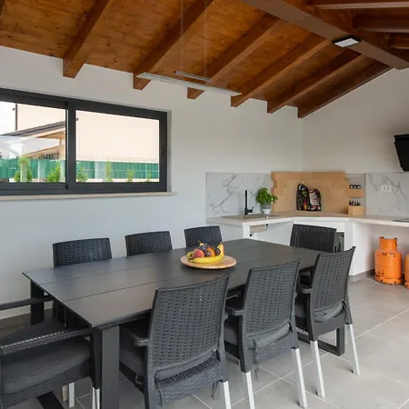 Villa Aaron *