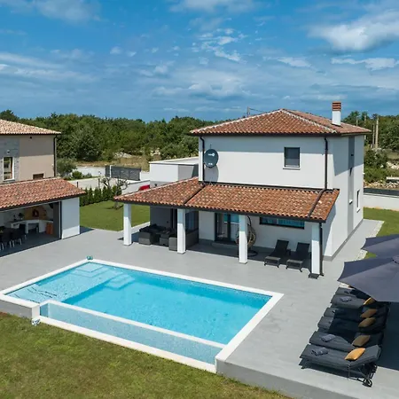 Villa Aaron *