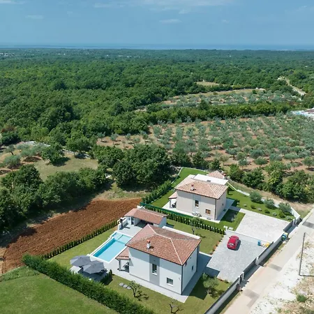 Villa Aaron *